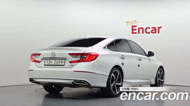 Honda Accord 10-го поколения 2.0 Turbo Sport - фото 0