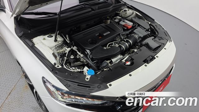 Honda Accord 10-го поколения 2.0 Turbo Sport - фото 4