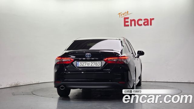 Toyota Camry XV70 2.5 LE Hybrid - фото 3