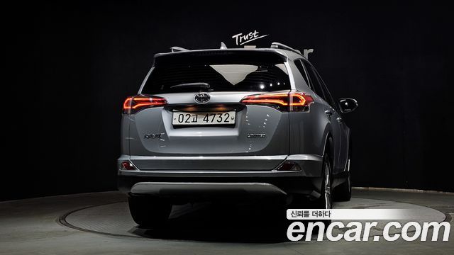 Toyota RAV4 2.5 2WD 4th - фото 3