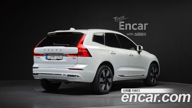 Volvo XC60 2-го поколения T8 Ultra Bright - фото 0