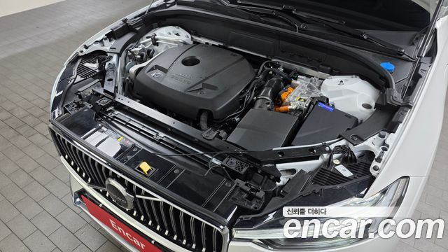 Volvo XC60 2-го поколения T8 Ultra Bright - фото 4