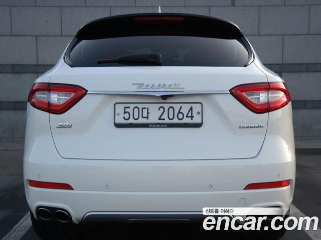 Maserati Levante 3.0 AWD GranLusso - фото 2