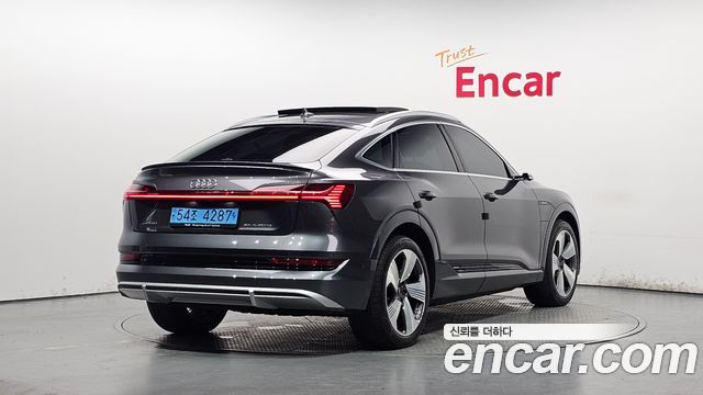 Audi e-Tron 55 Quattro Sportback - фото 1
