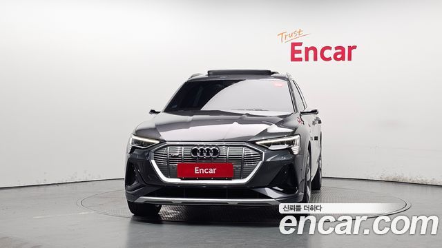 Audi e-Tron 55 Quattro Sportback - фото 2