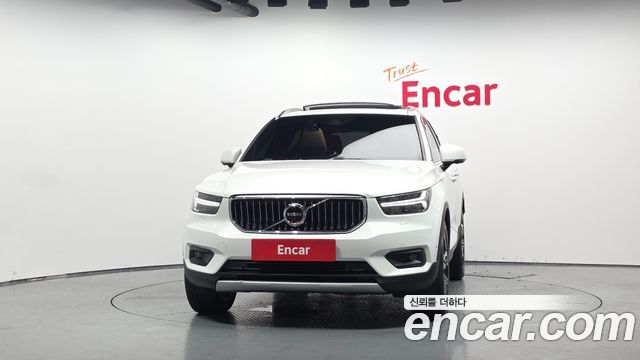 Volvo XC40 T4 Inscription - фото 2