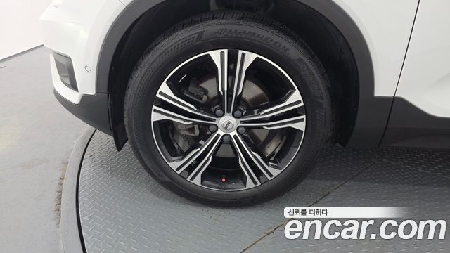 Volvo XC40 T4 Inscription - фото 4