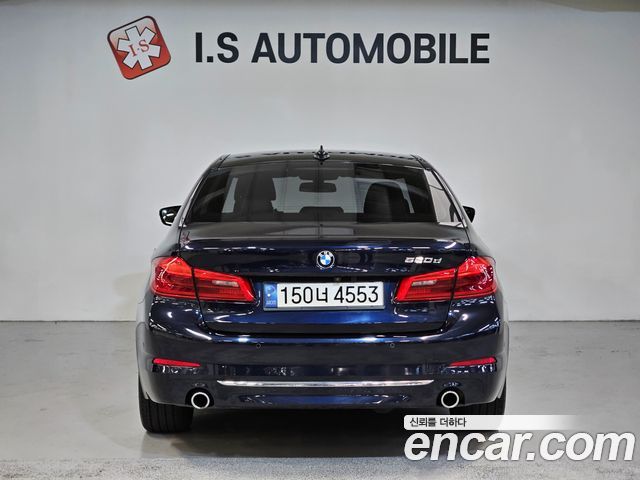 BMW 5 Series G30 520d Luxury Plus - фото 3