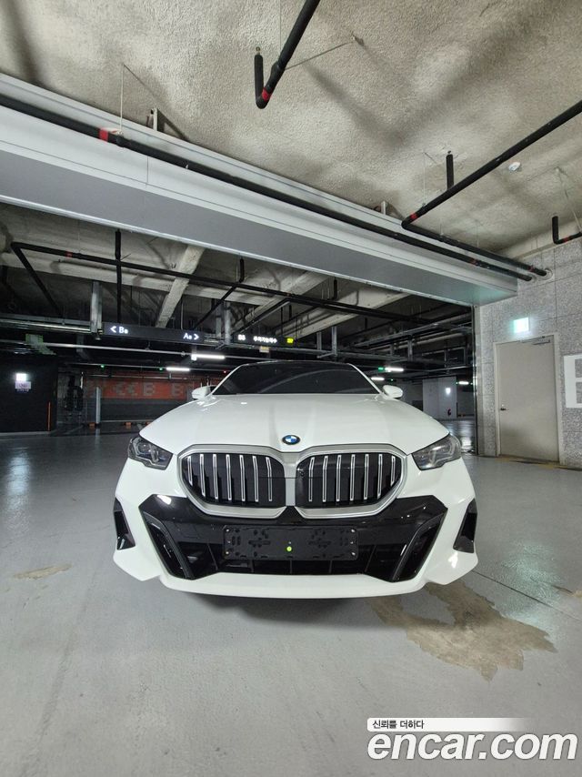 BMW 5 Series G60 530i xDrive - фото 0