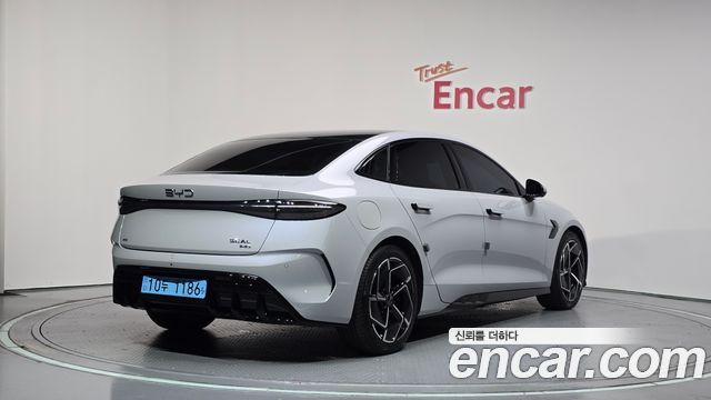 BYD Seal Dynamic AWD - фото 1