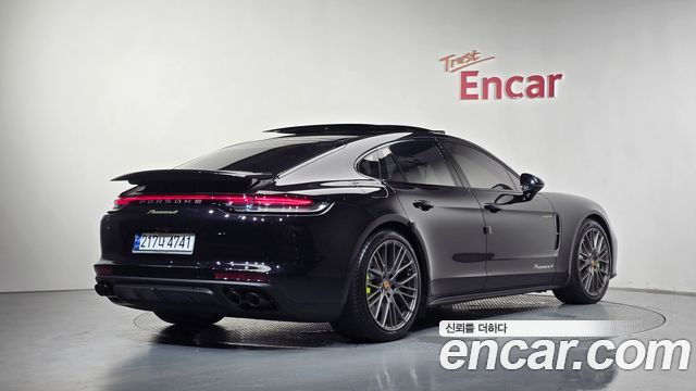 Porsche Panamera 2.9 AWD E-Hybrid Platinum Edition - фото 1