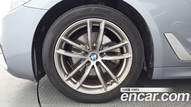 BMW 5 Series G30 520d M Sport Package Plus - фото 4