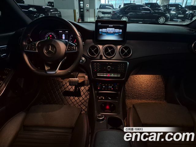 Mercedes-Benz CLA-Class C117 CLA250 4MATIC AMG Line - фото 4