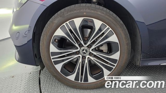 Mercedes-Benz E-Class W214 E220d 4MATIC Exclusive - фото 4