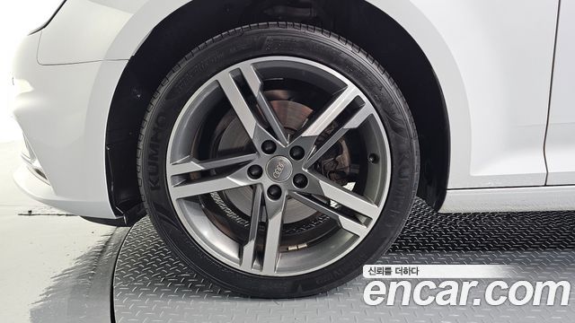 Audi A4 B9 40 TFSI Premium - фото 3