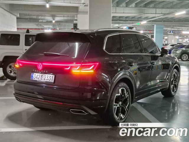 Volkswagen Touareg 3-го поколения 3.0 TDI Prestige - фото 3