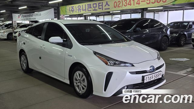 Toyota Prius 4-го поколения 1.8 - фото 2