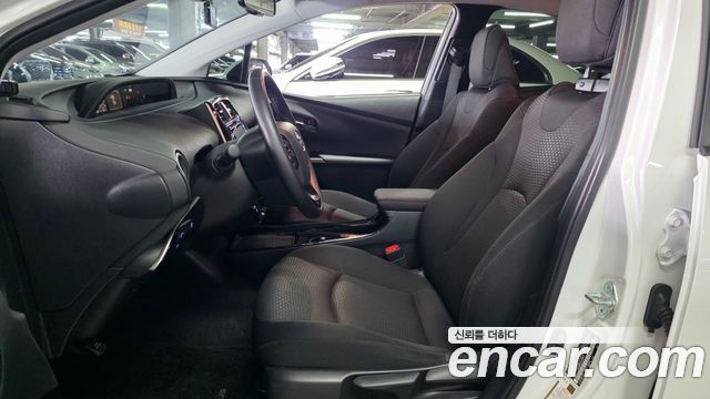 Toyota Prius 4-го поколения 1.8 - фото 4