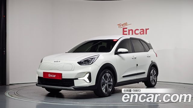 Kia Niro Plus Air - фото 0