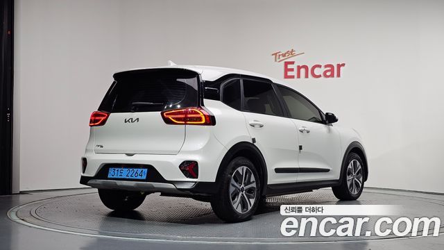 Kia Niro Plus Air - фото 1