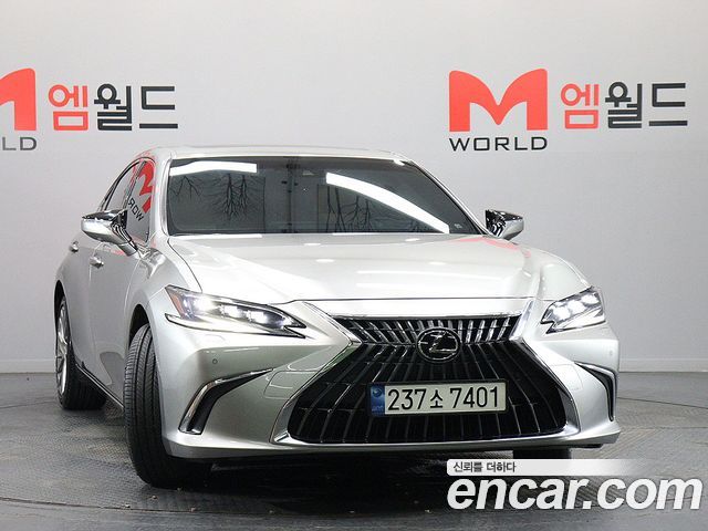 Lexus ES 300h 7-го поколения Executive - фото 1