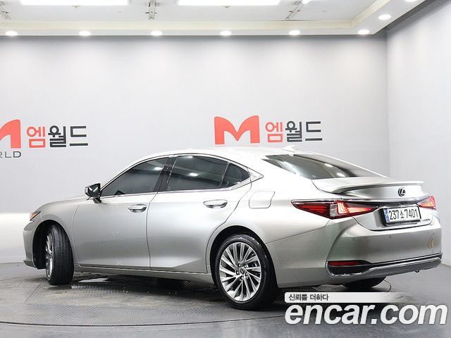 Lexus ES 300h 7-го поколения Executive - фото 3