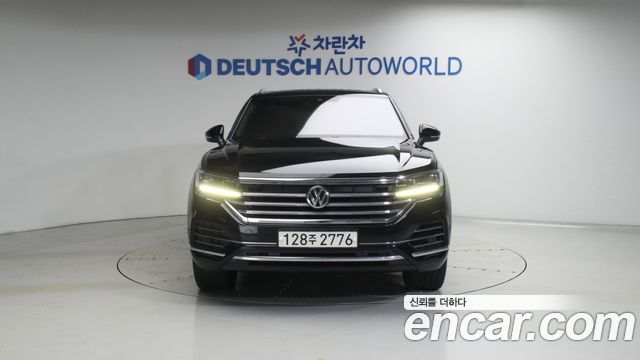 Volkswagen Touareg 3-го поколения 3.0 TDI Prestige - фото 2