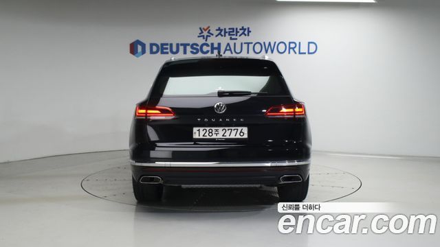 Volkswagen Touareg 3-го поколения 3.0 TDI Prestige - фото 3