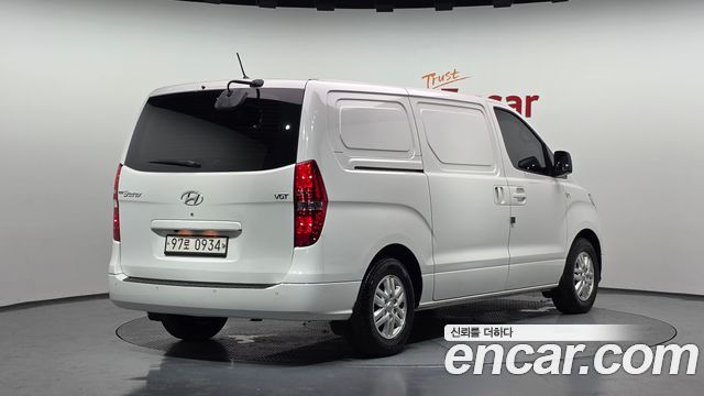 Hyundai Starex New Van 3-Seater Smart - фото 0