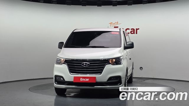 Hyundai Starex New Van 3-Seater Smart - фото 1