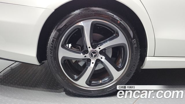 Mercedes-Benz E-Class W213 E250 Avantgarde - фото 4
