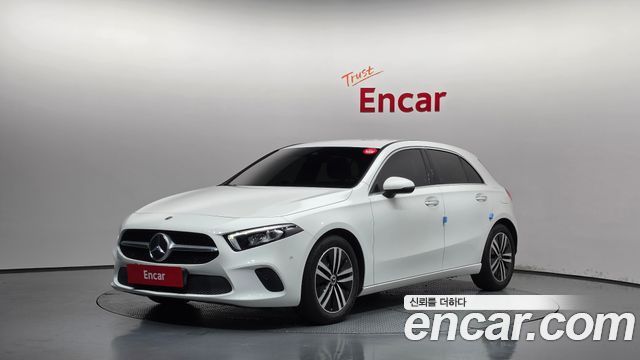 Mercedes-Benz A-Class W177 A220 Hatchback - фото 0