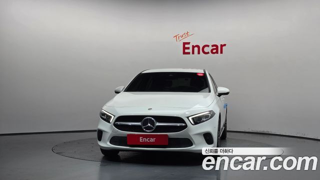 Mercedes-Benz A-Class W177 A220 Hatchback - фото 2