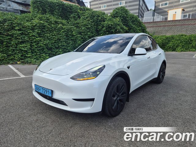 Tesla Model Y RWD - фото 1
