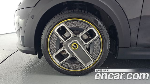 Mini Cooper Electric SE Electric 3rd - фото 3