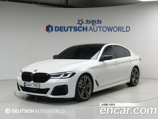 BMW 5 Series G30 M550i xDrive - фото 0