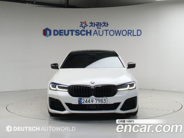 BMW 5 Series G30 M550i xDrive - фото 2