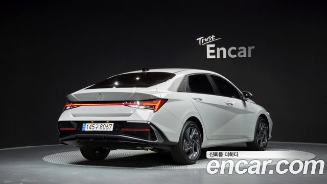 Hyundai Avante New CN7, гибрид Inspiration - фото 1