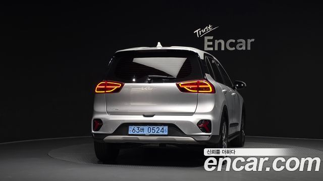 Kia Niro Plus Air - фото 3