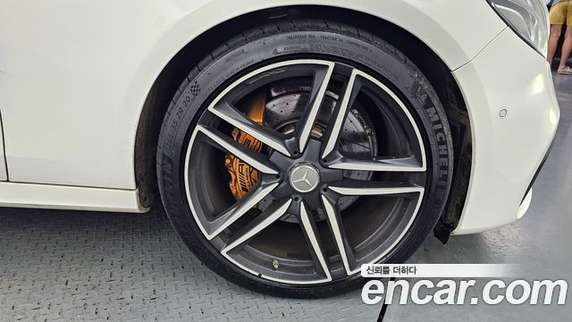 Mercedes-Benz E-Class W213 E63 AMG 4MATIC+ - фото 4