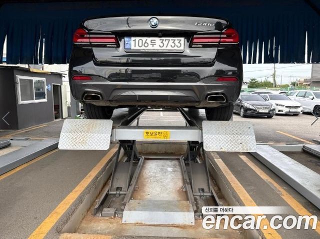 BMW 5 Series G30 530e M Sport - фото 1