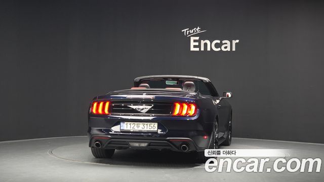Ford Mustang Convertible - фото 3