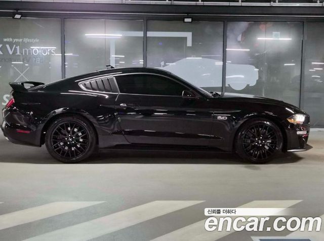 Ford Mustang GT Coupe - фото 2