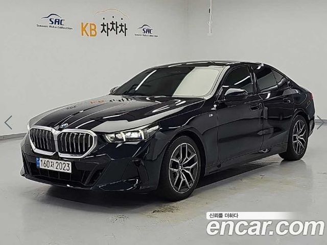 BMW 5 Series G60 520i M Sport - фото 0