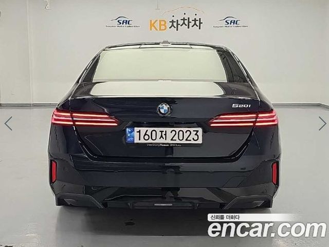BMW 5 Series G60 520i M Sport - фото 2