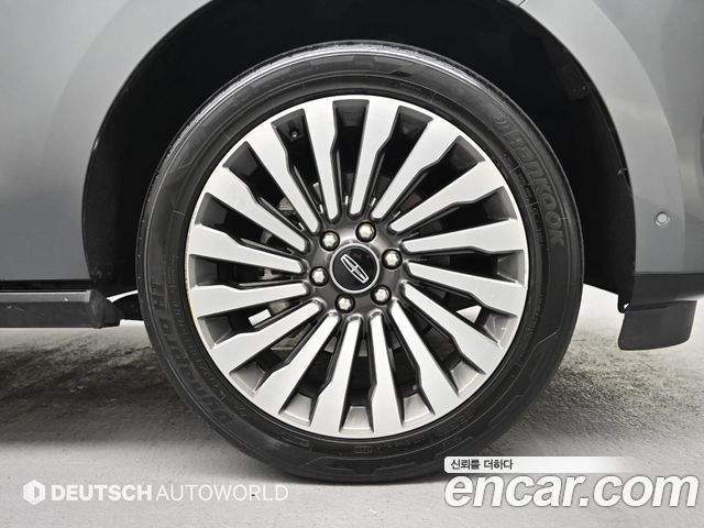 Lincoln Navigator 4-го поколения 3.5L - фото 4