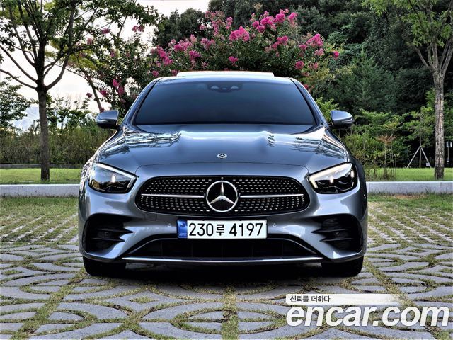 Mercedes-Benz E-Class W213 E220d 4MATIC AMG Line - фото 2