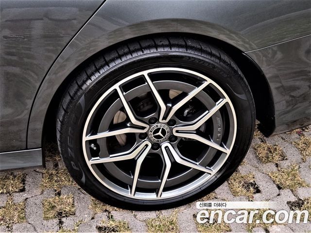 Mercedes-Benz E-Class W213 E220d 4MATIC AMG Line - фото 4