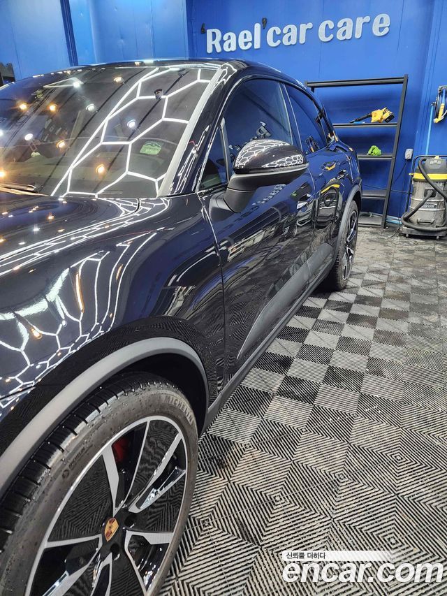 Porsche Macan EV 4S - фото 0