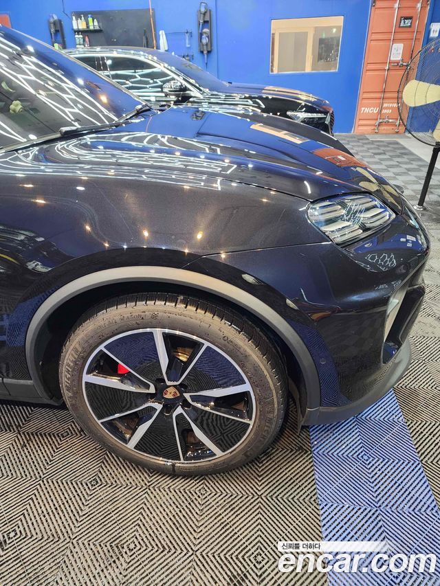 Porsche Macan EV 4S - фото 4